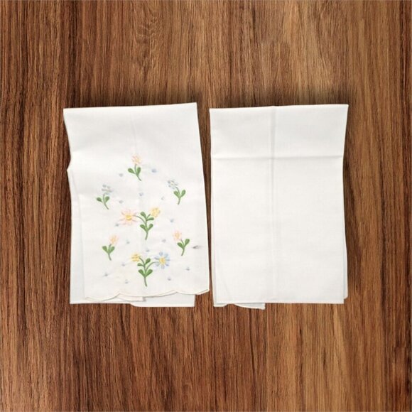 Vintage Keepsakes Bath Fashion embroidered hand towels set of 2 12 x 1 inch - Picture 2 of 6